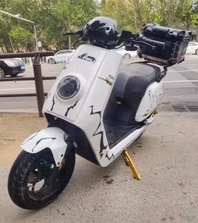 가장 빠른 72V 1400W 하이 스트리트 자전거 허브 모터 사이드 모터가 있는 도로 구덩이 도로 성인 EEC 전기 이동성 스쿠터에서 빠른 먼지 자전거